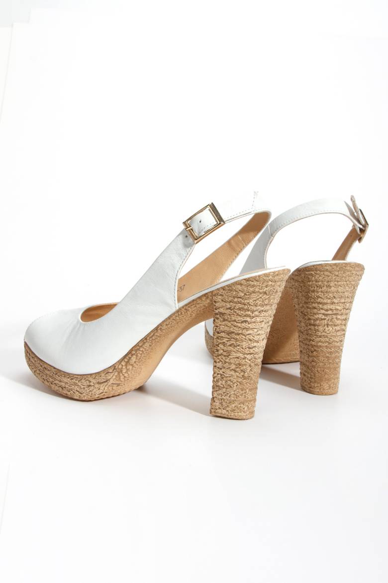 3041 Kadın Hakiki Deri Topuklu Sandalet