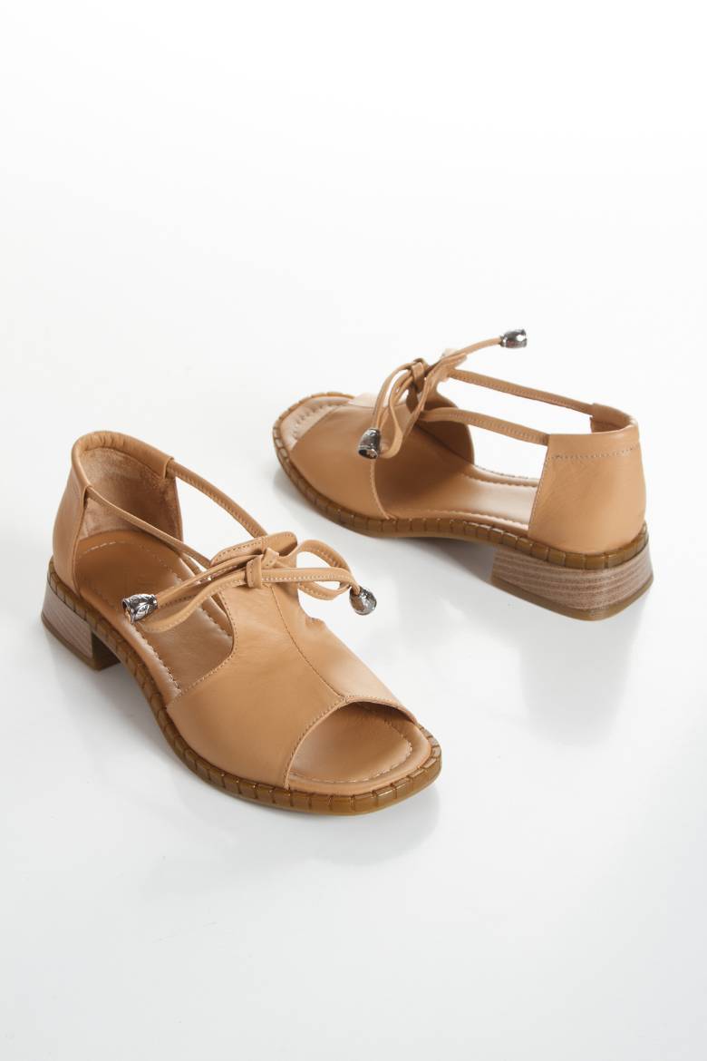 Kadın Hakiki Deri Bağcık Detaylı Sandalet 6326