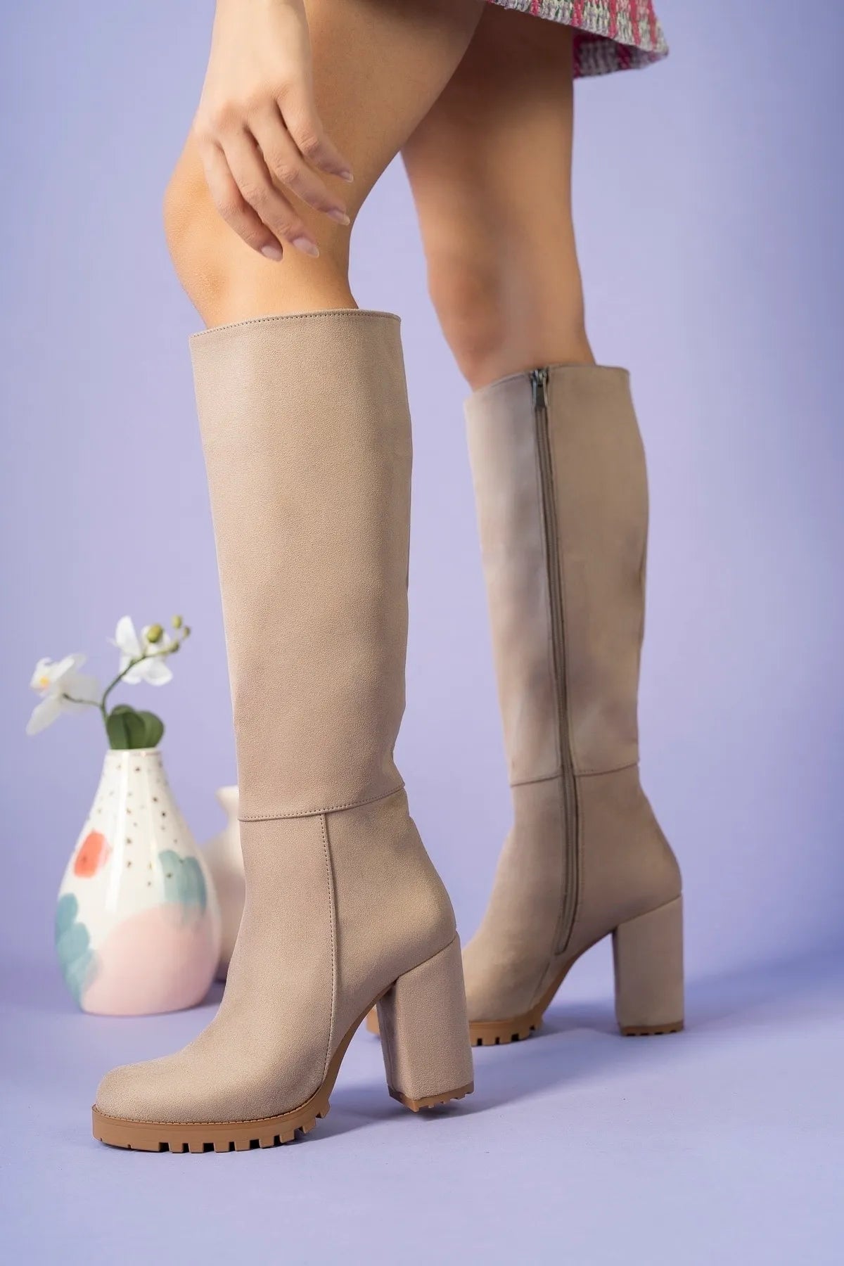 7009 Siyah Kırışık Rugan Fermuarlı Kadın Çizme