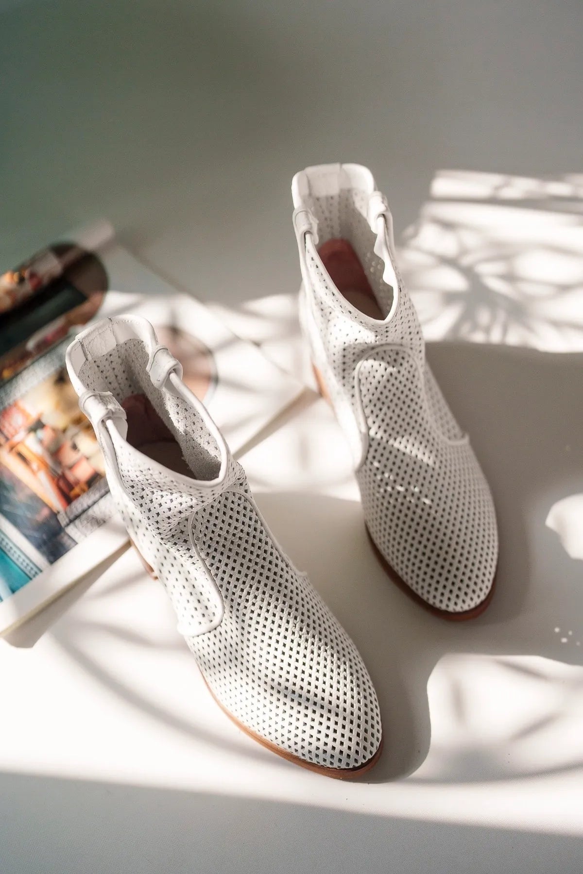 8014 Kadın Cilt Hakiki Deri Kulaklı Yazlık Bot