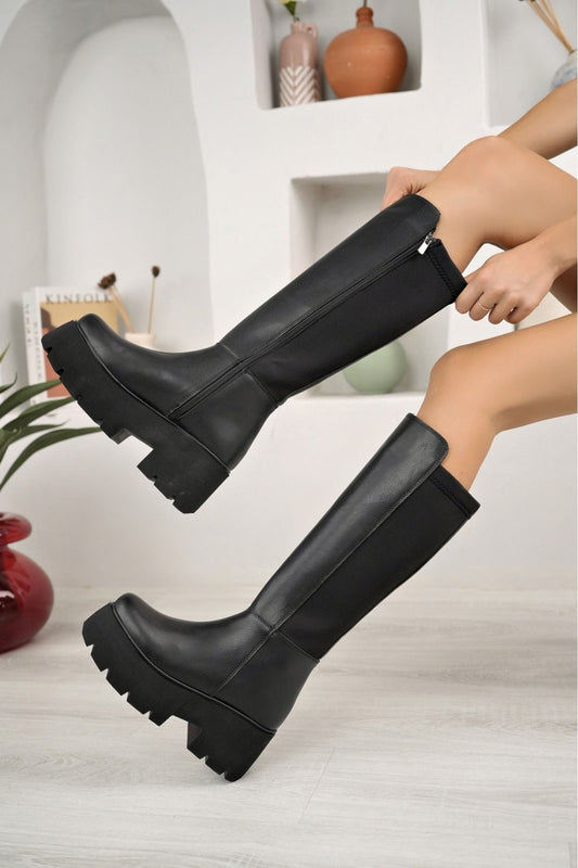 Kadın Siyah Cilt Kalın Tabanlı Fermuarlı Çizme7023