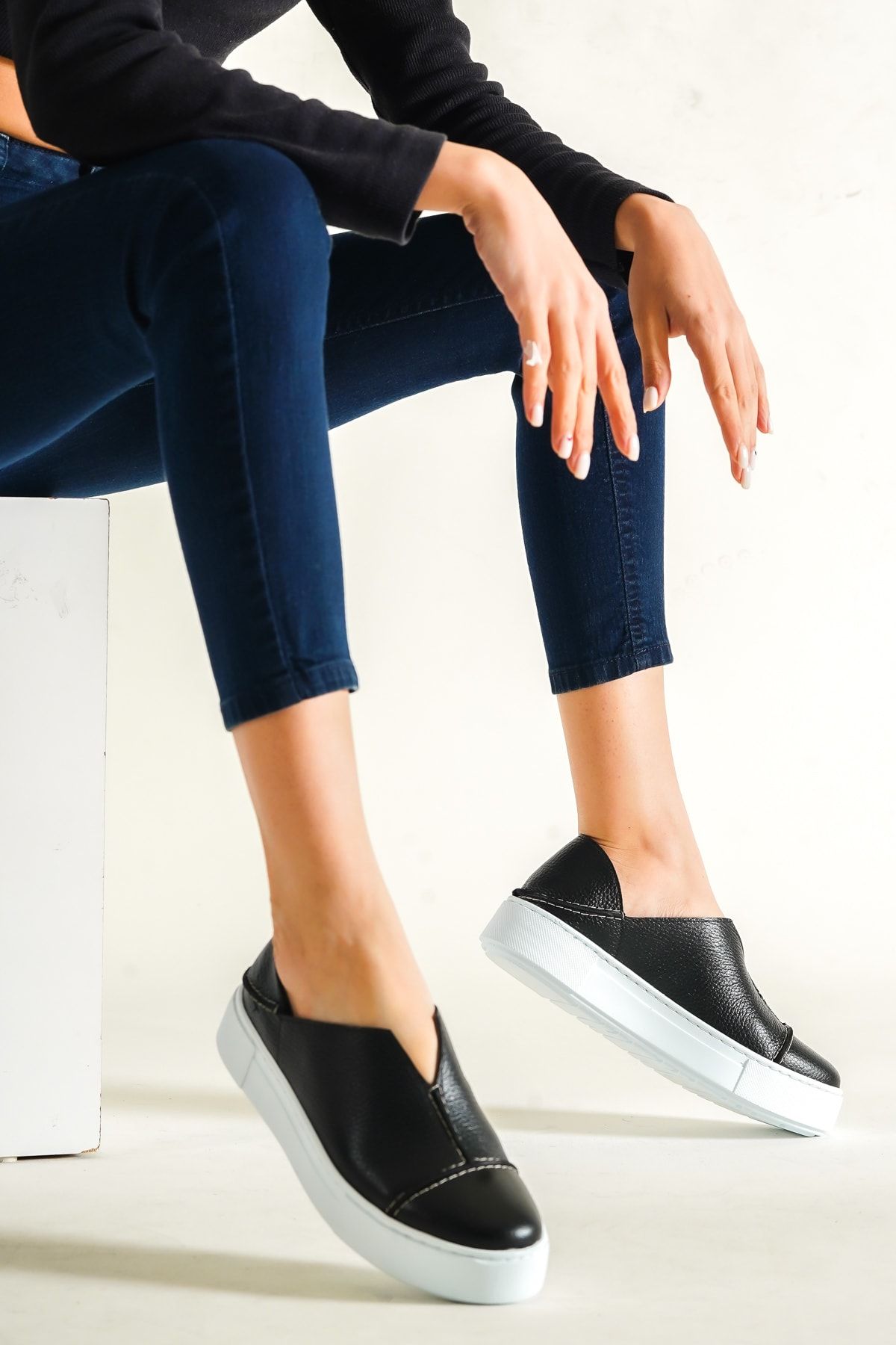 2025 Siyah Deri Kadın Sneakers